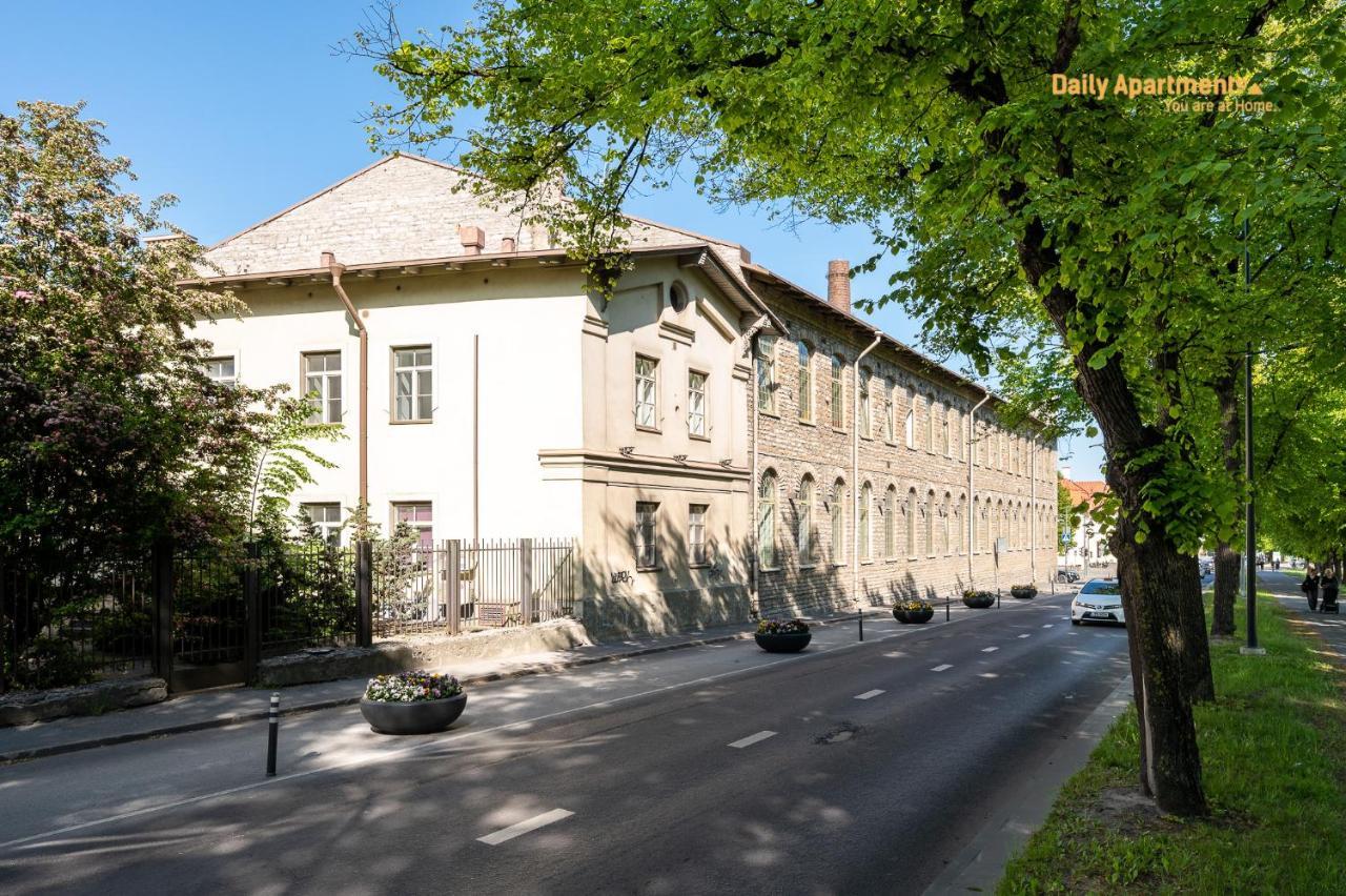 Daily Apartments - Duplex Apartment Talin Exterior foto